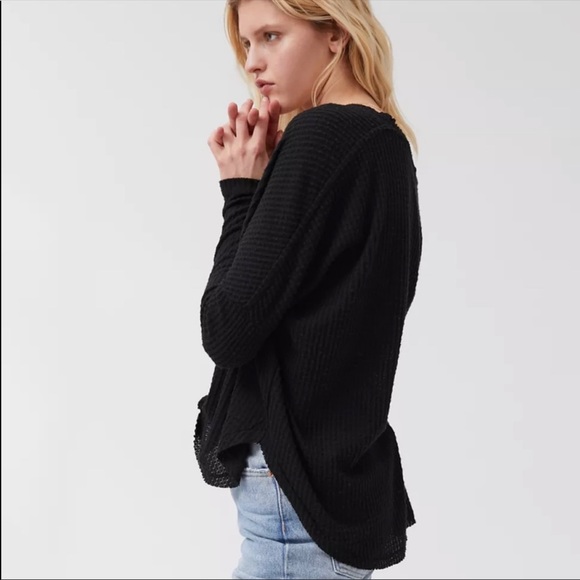 Urban Outfitters Out From Under Jojo Oversized Thermal Button Front Top - Picture 5 of 8
